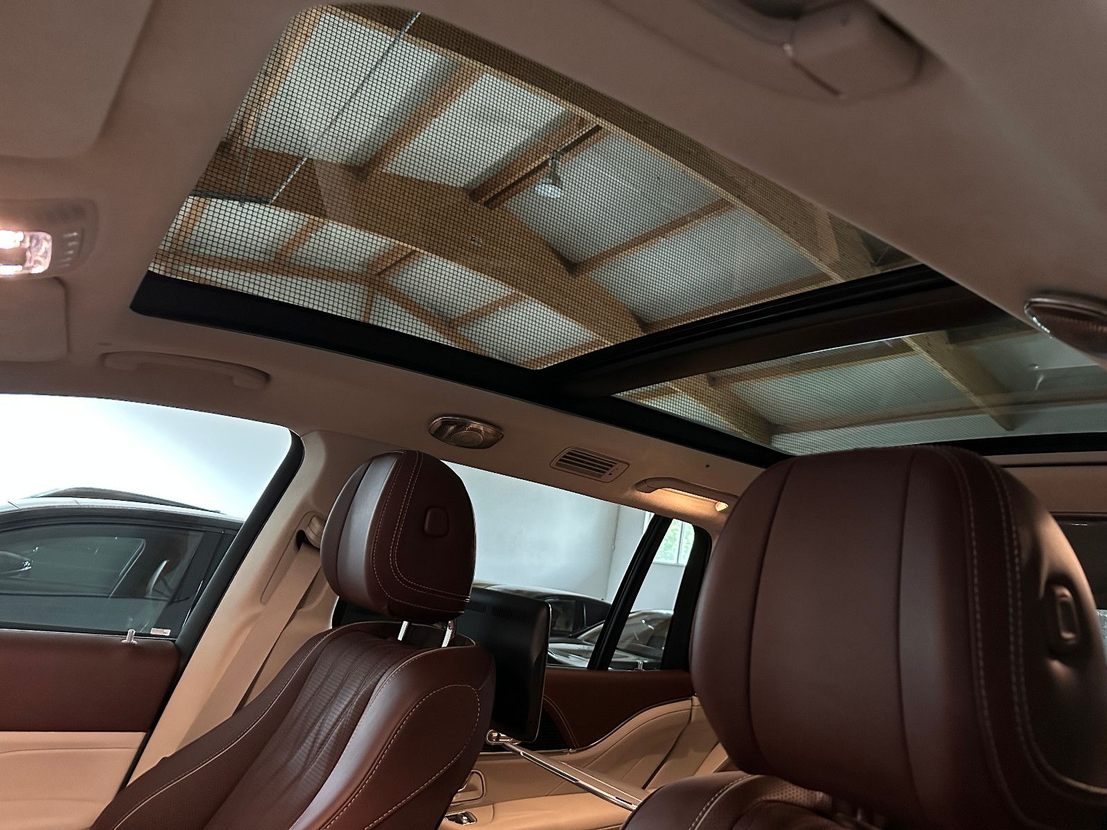 Mercedes-Benz GLS 600 Maybach - Samsaru's Car Outlet