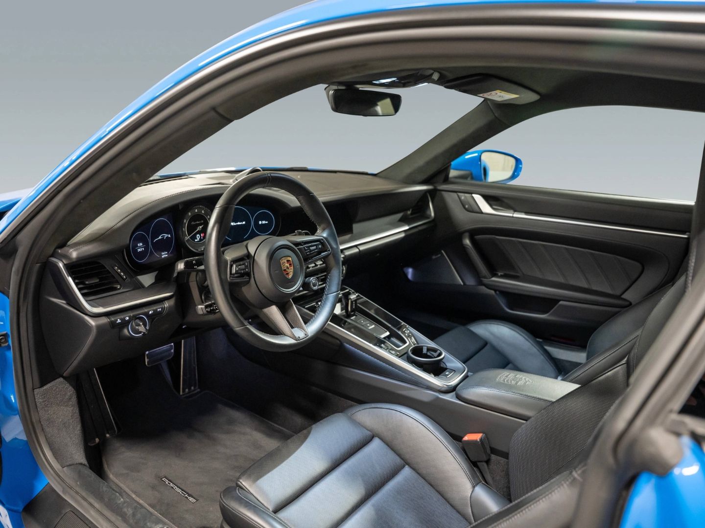 Porsche 992 Turbo S Burmester InnoDrive PCCB Lift-VA