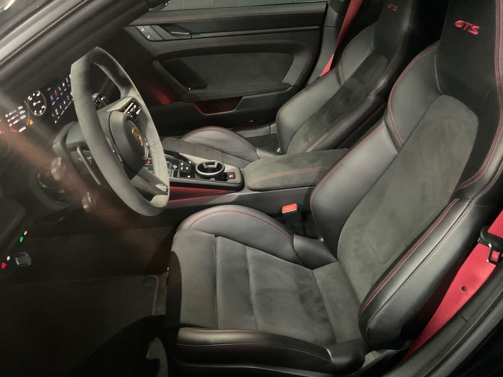 Porsche 911 / 992 Carrera 4 GTS / Kamera / Glasdach