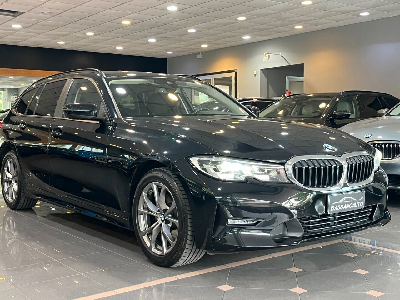 BMW 320d Touring xDrive Business - Samsaru's Car Outlet