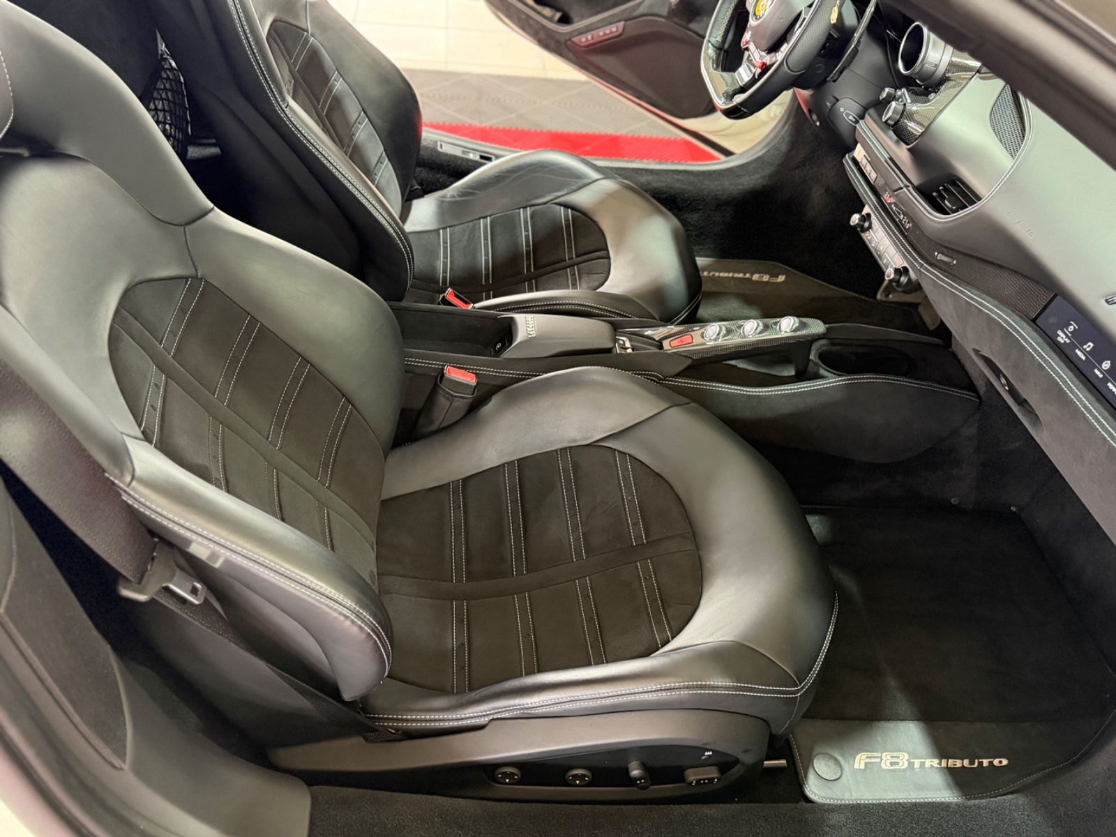 Ferrari F8 Carbon Paket/JBL/Lift