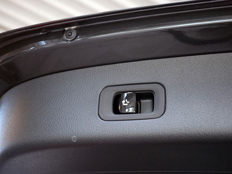 Mercedes-Benz GLC 300 d 4M AMG NIGHT MEMO 360 AHK DISTR KAMERA