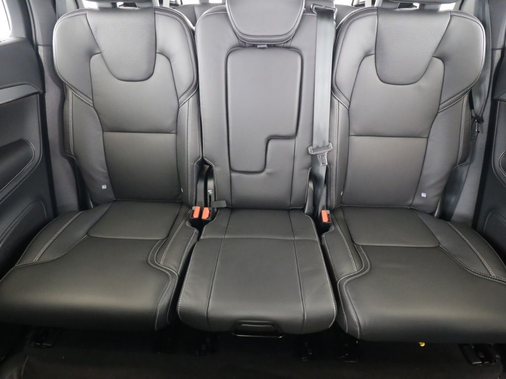 Volvo XC90 Plus Bright Recharge Plug-In Hybrid AWD T8