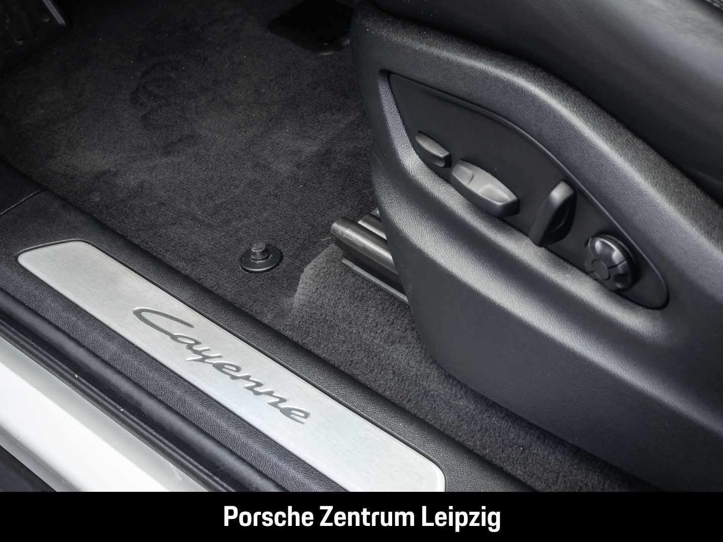 Porsche Cayenne E-Hybrid el.AHK InnoDrive Luft BOSE 360G
