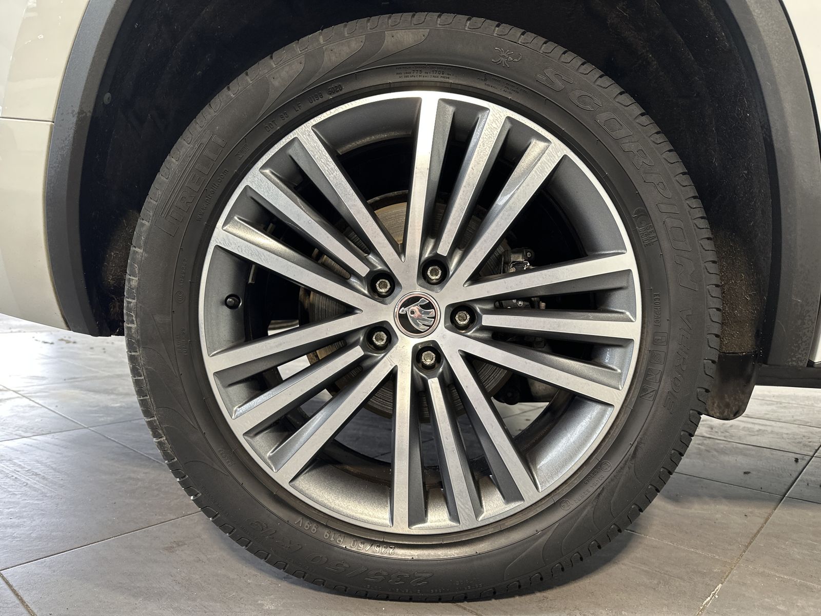 Skoda Kodiaq L&K 4x4 NAV+LED+AHK+360°+PANO+V-COCKPIT