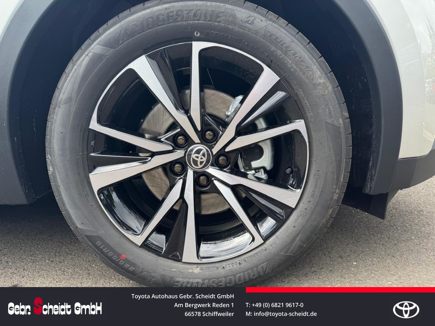 Toyota C-HR Plug-In Hybrid FWD Team D  Elektr. Heckkl L