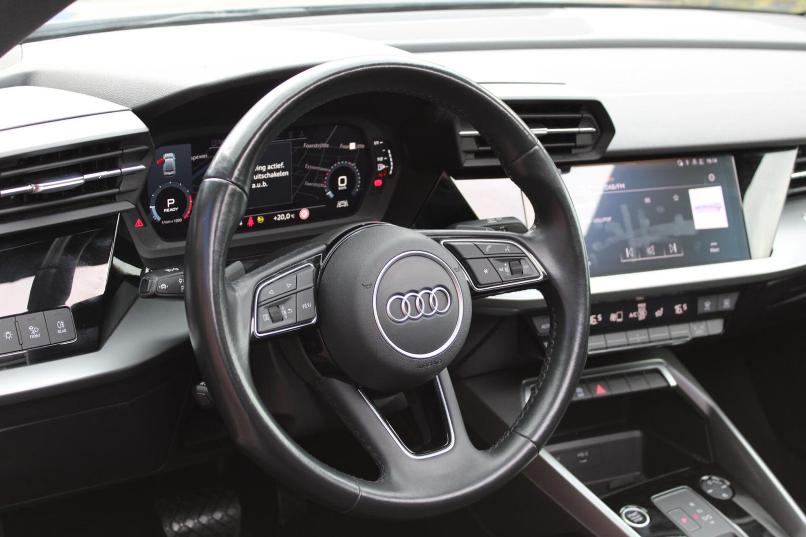 Audi A3 Limousine 30 TFSI Business edition | PANO-DAK