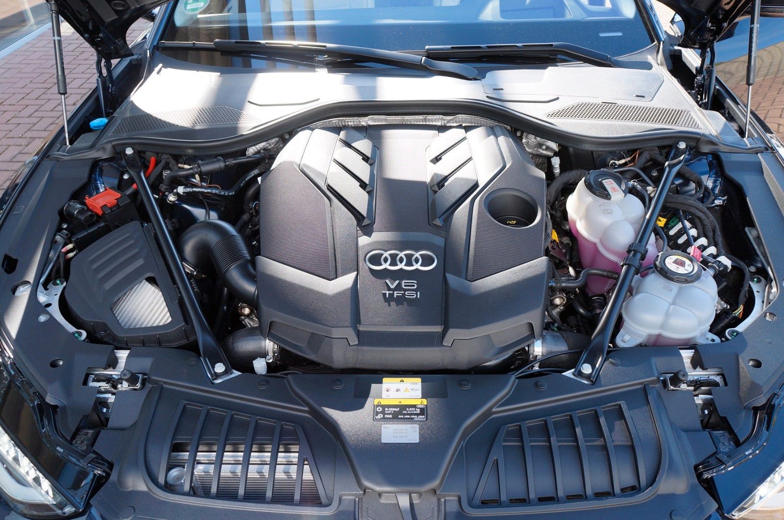 Audi A8L S line 60 TFSIe 4-Sitzer - Samsaru's Car Outlet