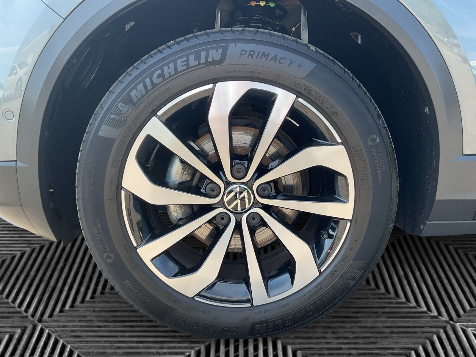 Volkswagen T-Roc 1.5 TSI DSG Style - Samsaru's Car Outlet