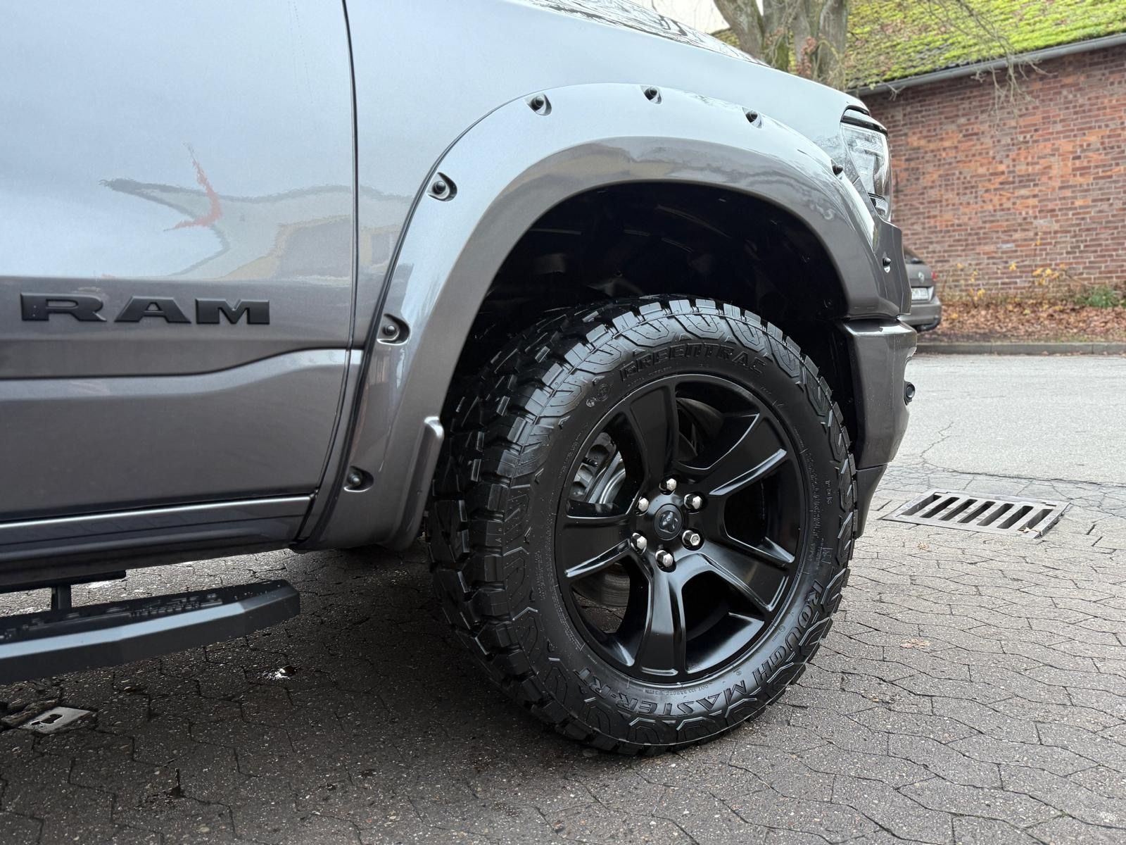 Dodge V8*4X4*AHK*NAVI*ROLLBAR*OFFROAD*LIFT*LED*SPORT*