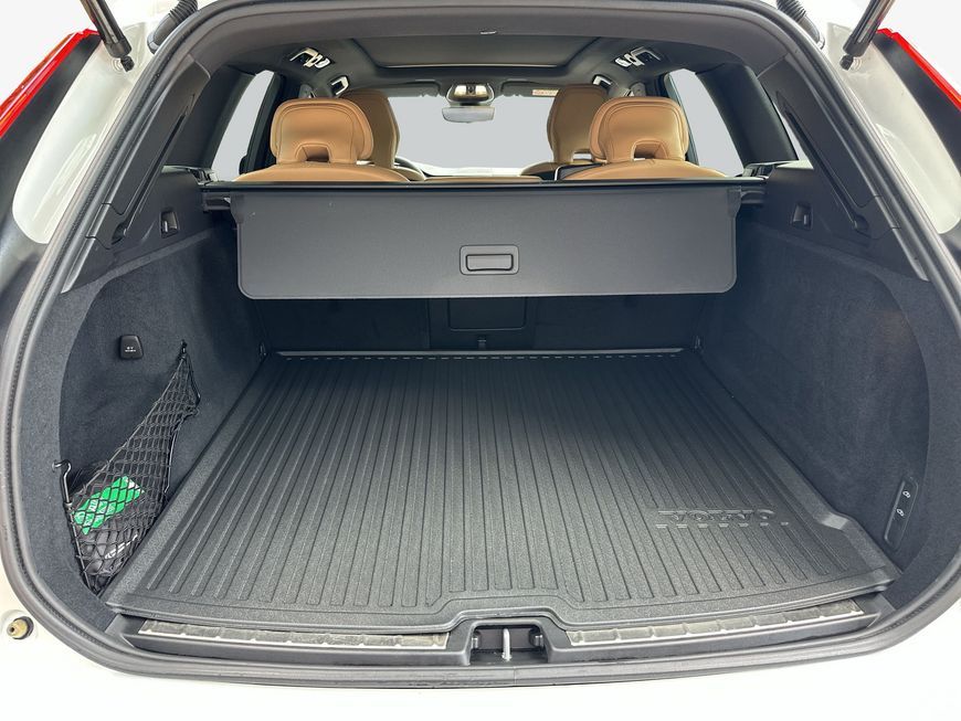 Volvo XC60 B5 B AWD Plus Dark