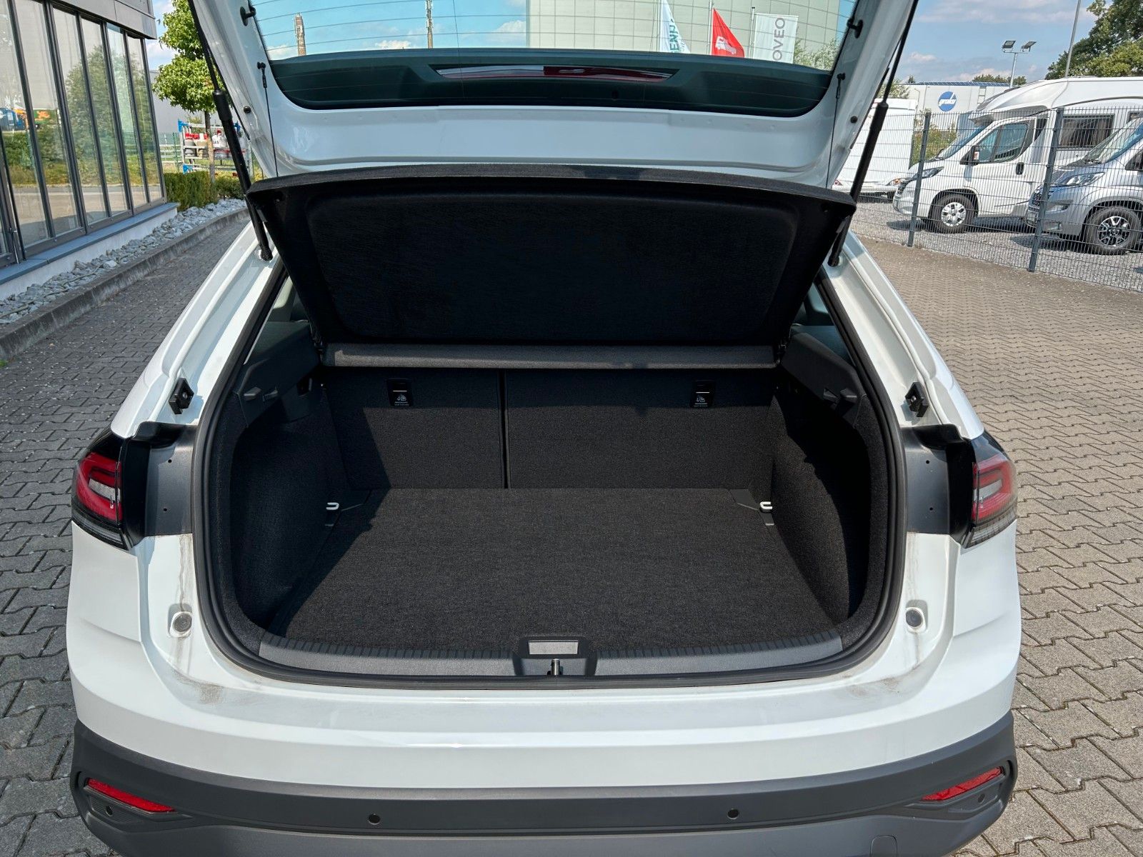 Volkswagen Taigo Life 1.0 TSI - Samsaru's Car Outlet