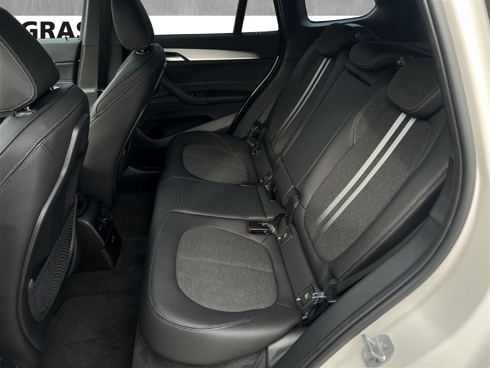 BMW X1 xDrive25e M Sportpaket - Samsaru's Car Outlet