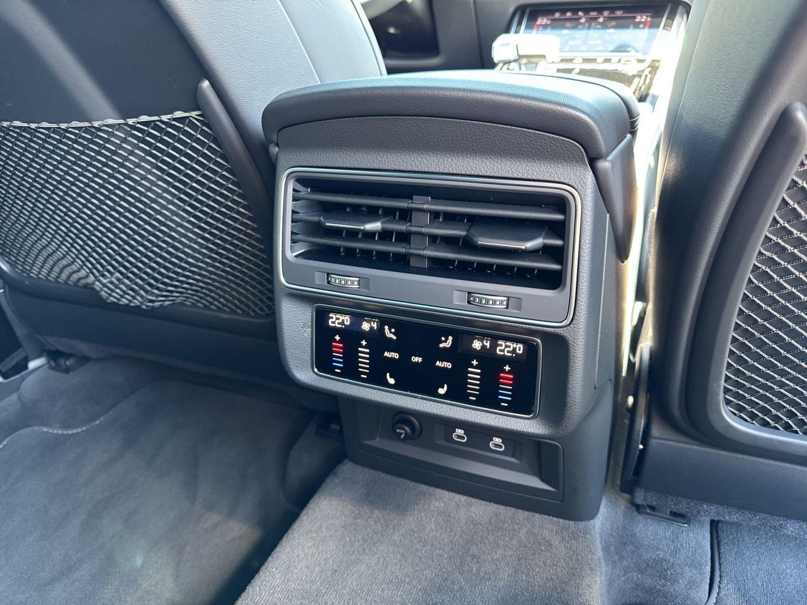 Audi Q8 S line 50 TDI AHK/StHz/HuD/22''/HDMatrix/4Len