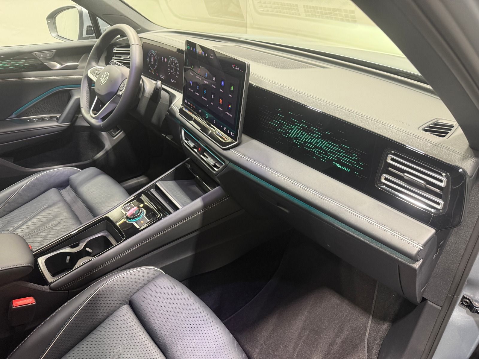 Volkswagen Tiguan Elegance 1.5 eHybrid | AHK MATRIX ACC DCC