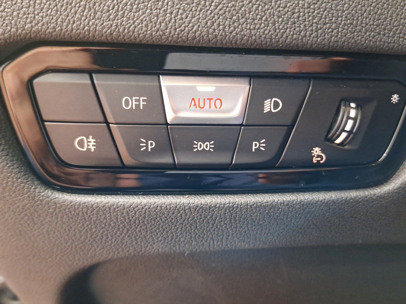 BMW 320d xDrive Limousine Sport Line - Samsaru's Car Outlet