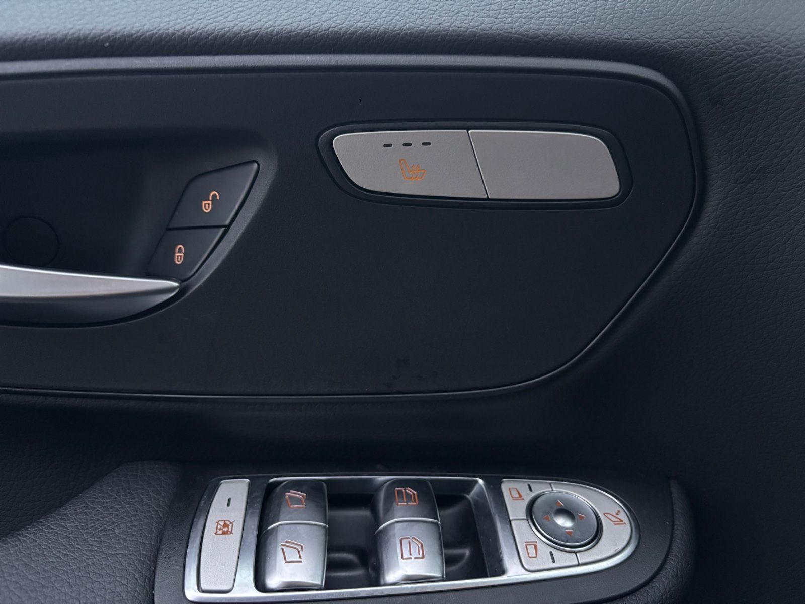 Mercedes-Benz V300 d EDITION 4MATIC lang,AHK,Tisch-Paket