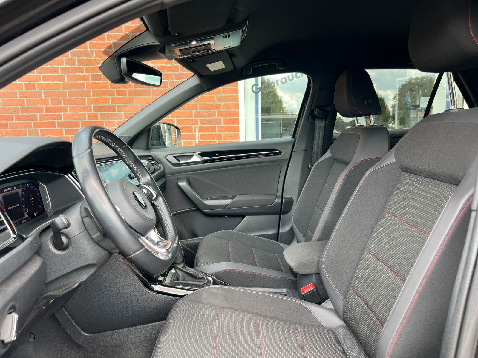 Volkswagen T-Roc 1.5TSi DSG Black - Samsaru's Car Outlet