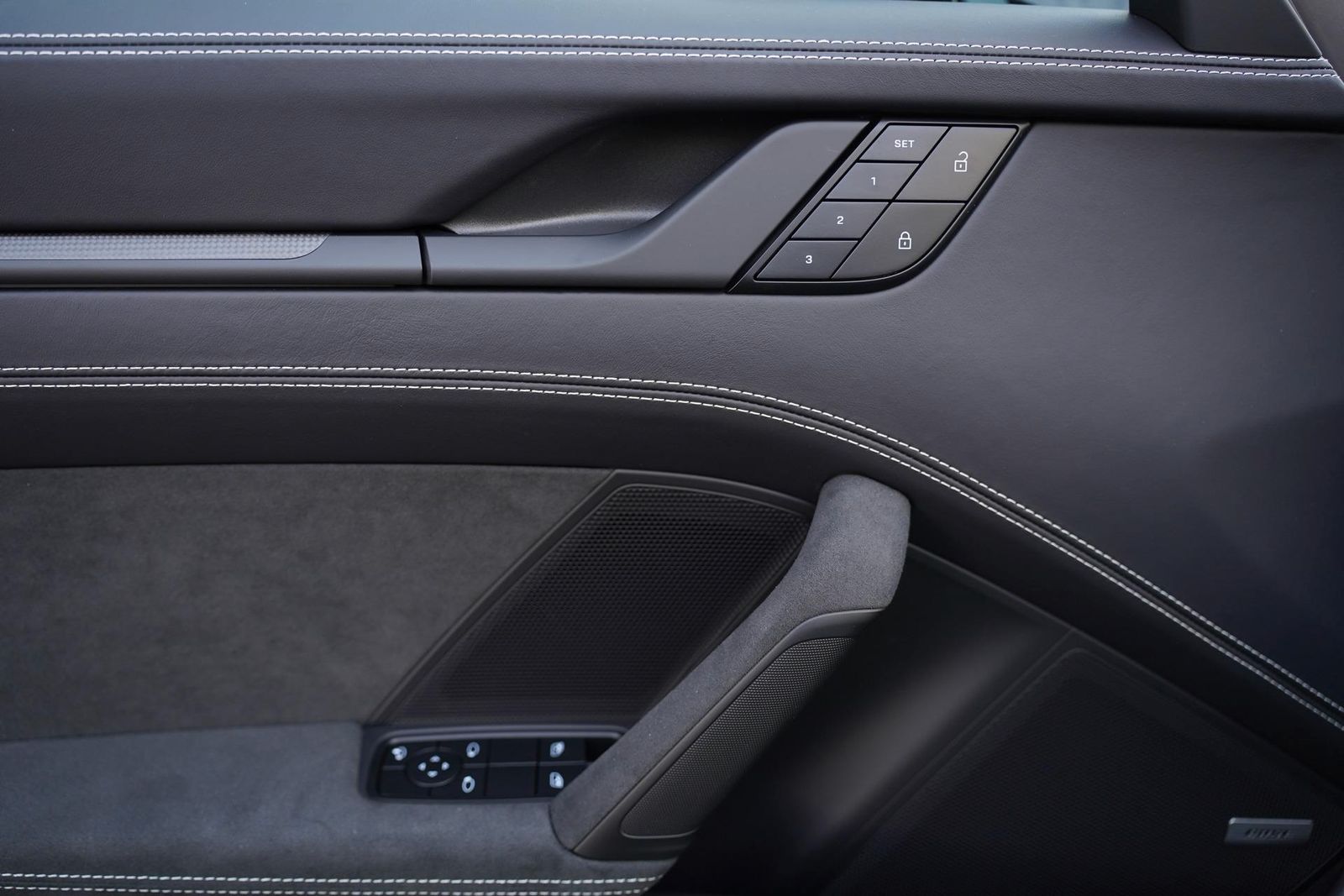 Porsche 992 4 GTS Targa Inno HAL Lift Bose Matrix 360...