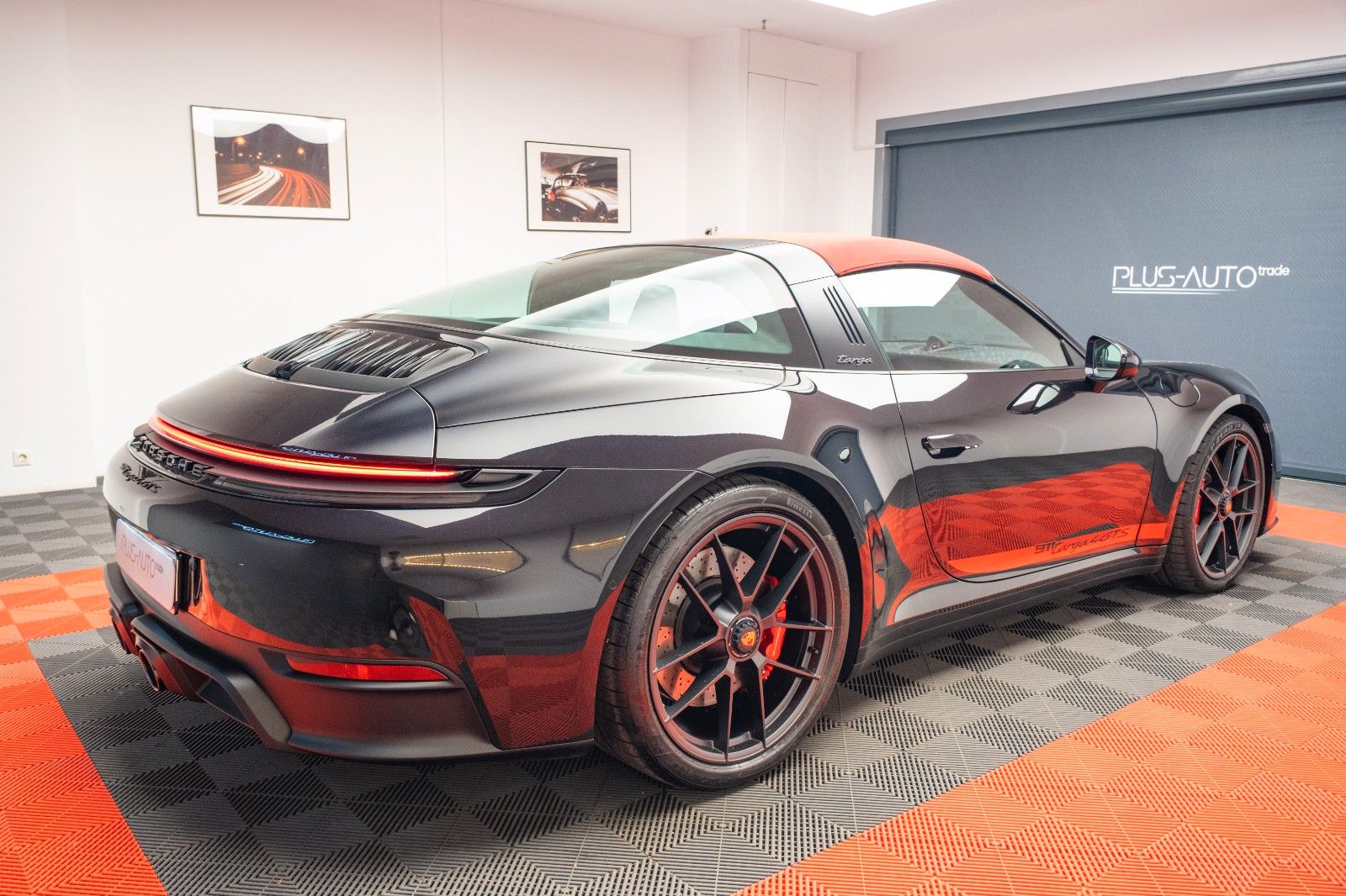 Porsche 911 Targa 4 GTS T-Hybrid