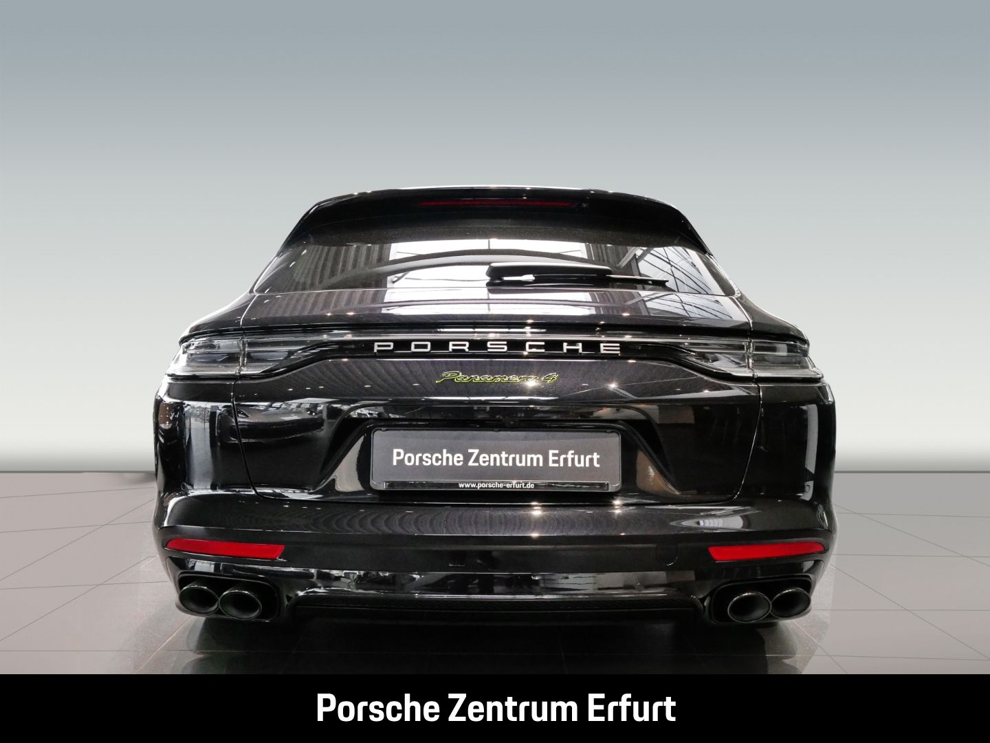 Porsche Panamera 4 E-Hybrid ST Platinum Edition