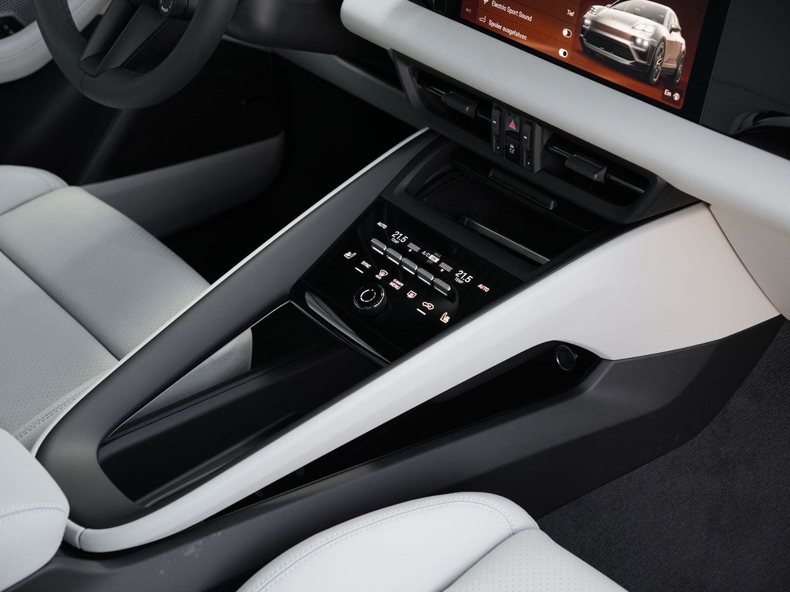 Porsche Macan 4 ACC-LUFTF.-PANO-BOSE-22"RS-LEDER KREIDE
