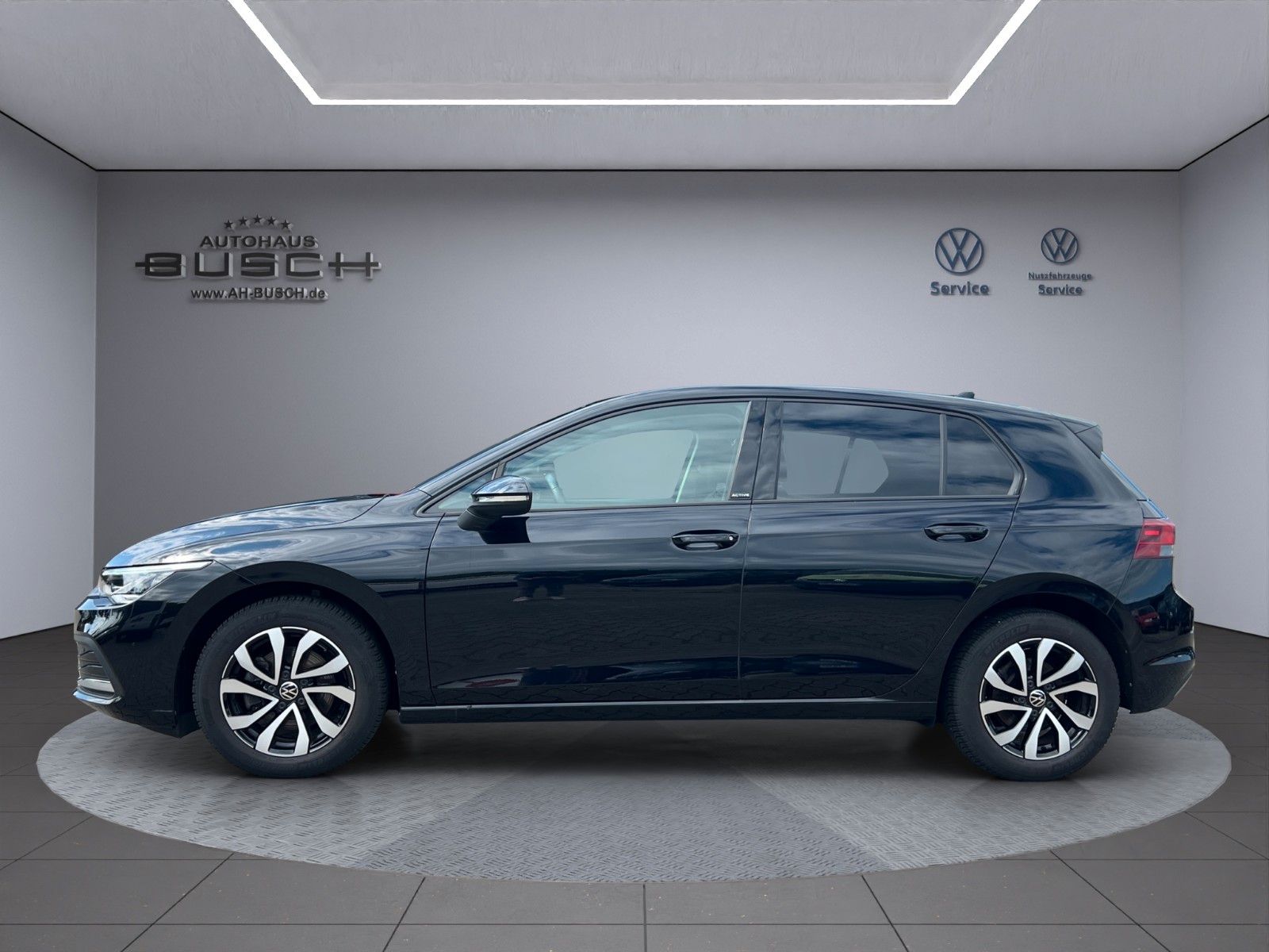 Volkswagen Golf VIII Active 1.5 TSI - Samsaru's Car Outlet