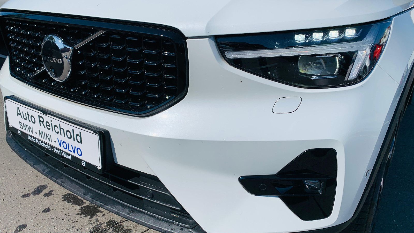 Volvo XC40 B3 Aut. Plus Dark - Samsaru's Car Outlet