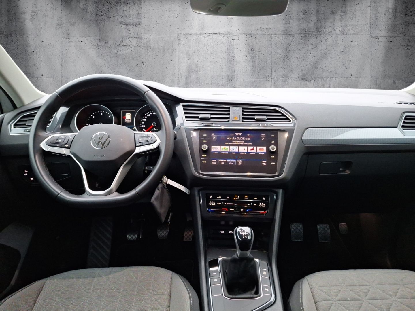 Volkswagen Tiguan 2.0 TDI Life - Samsaru's Car Outlet