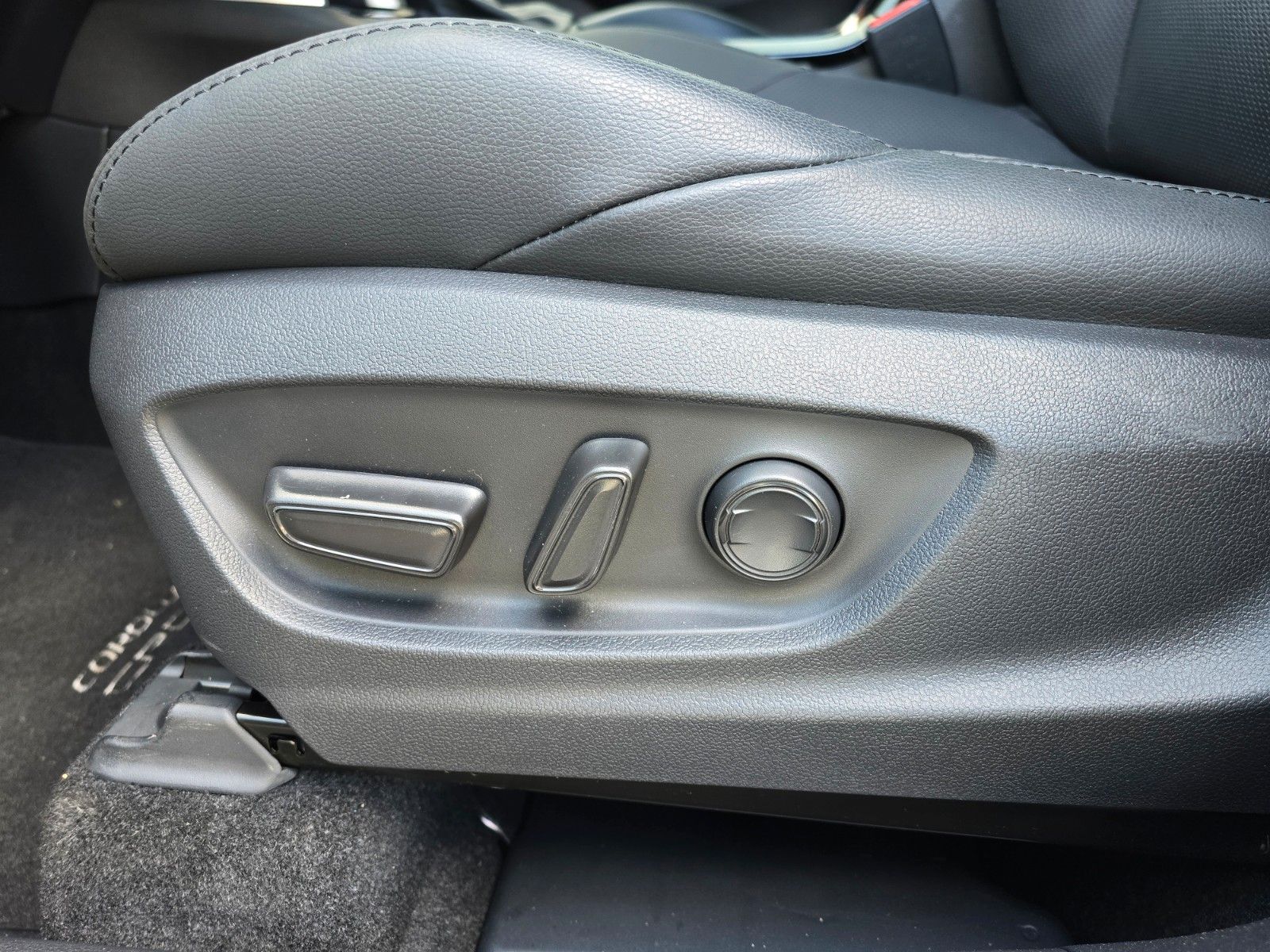 Toyota Corolla Cross 2.0 Hybrid Lounge