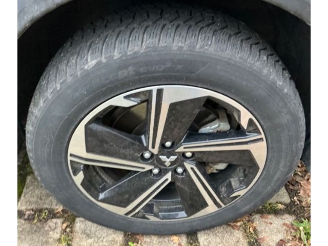 Mitsubishi Eclipse Cross Plus Select Black Hybrid 4WD 2.4 M