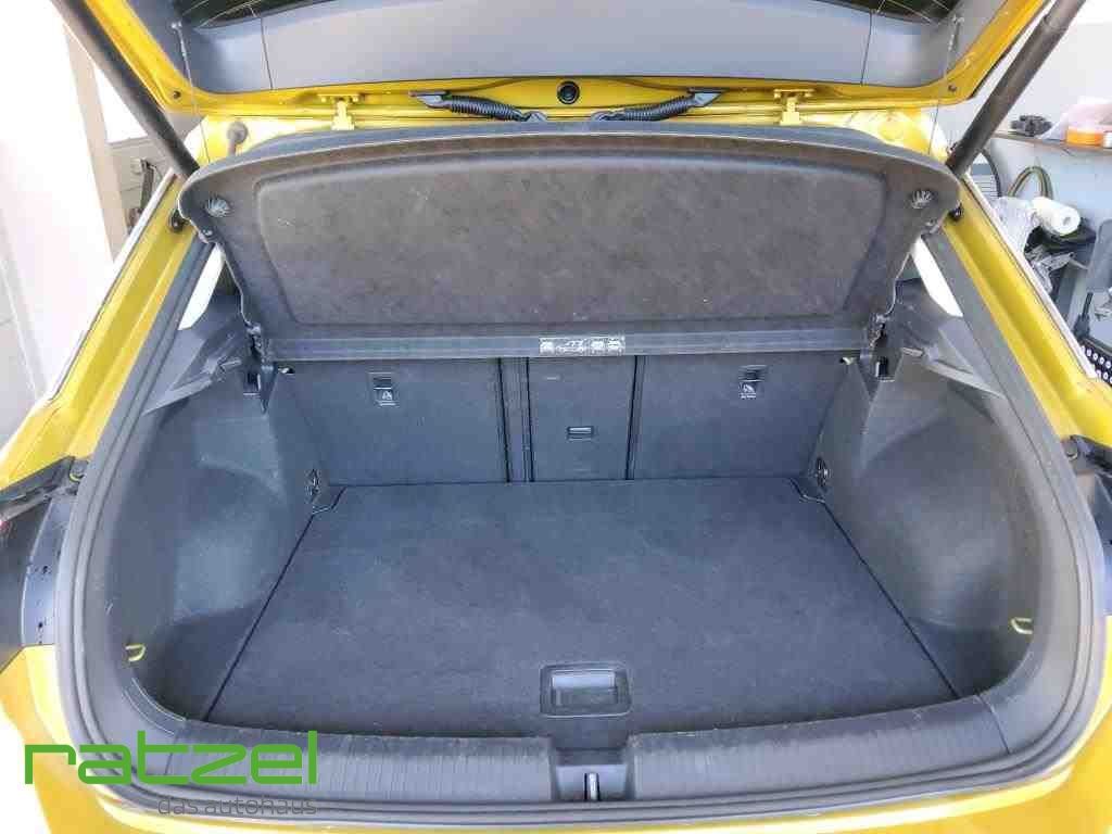 Volkswagen T-Roc Active 1.5 TSI DSG - Samsaru's Car Outlet