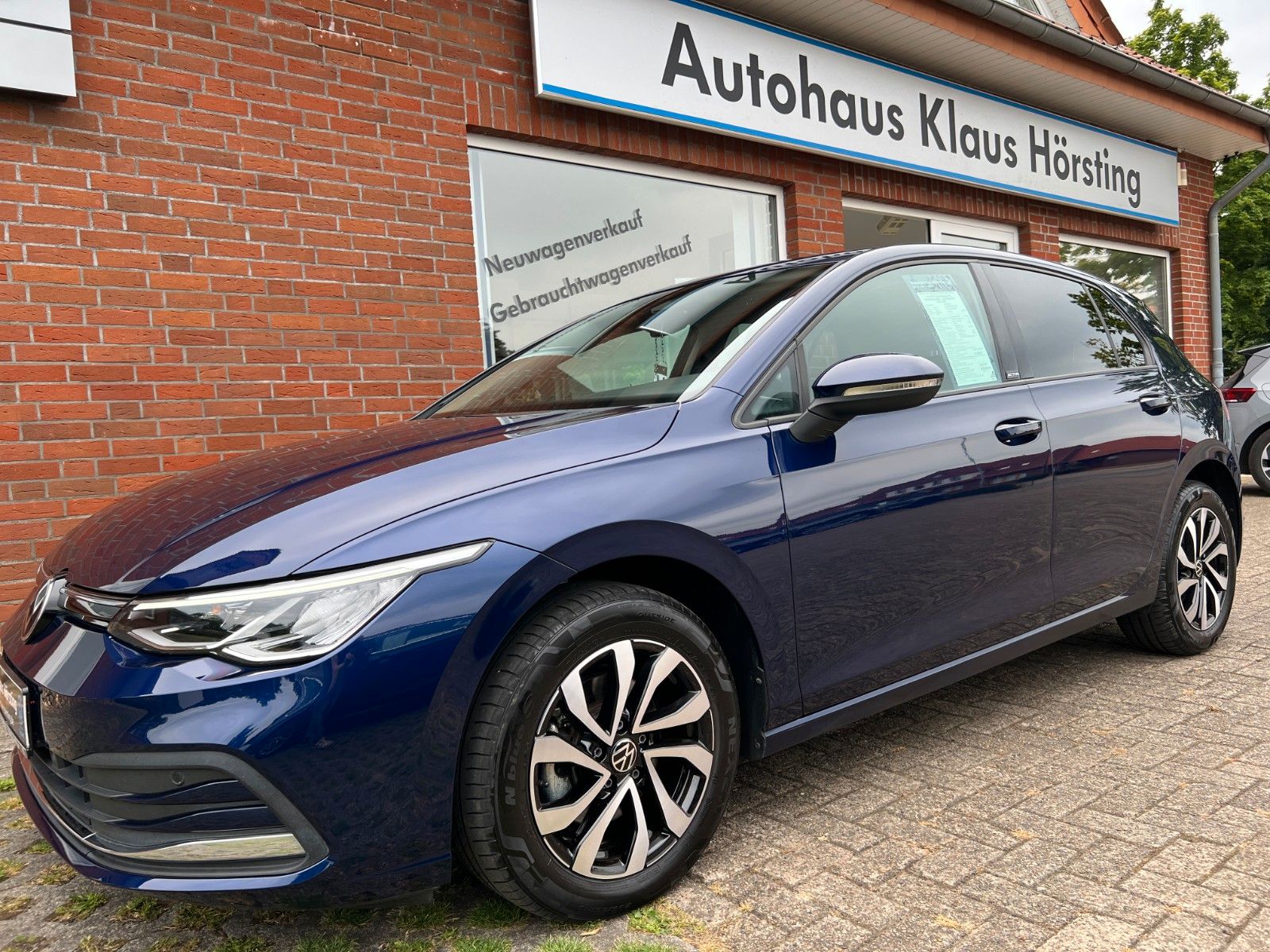 Volkswagen Golf VIII 2.0TDi DSG - Samsaru's Car Outlet