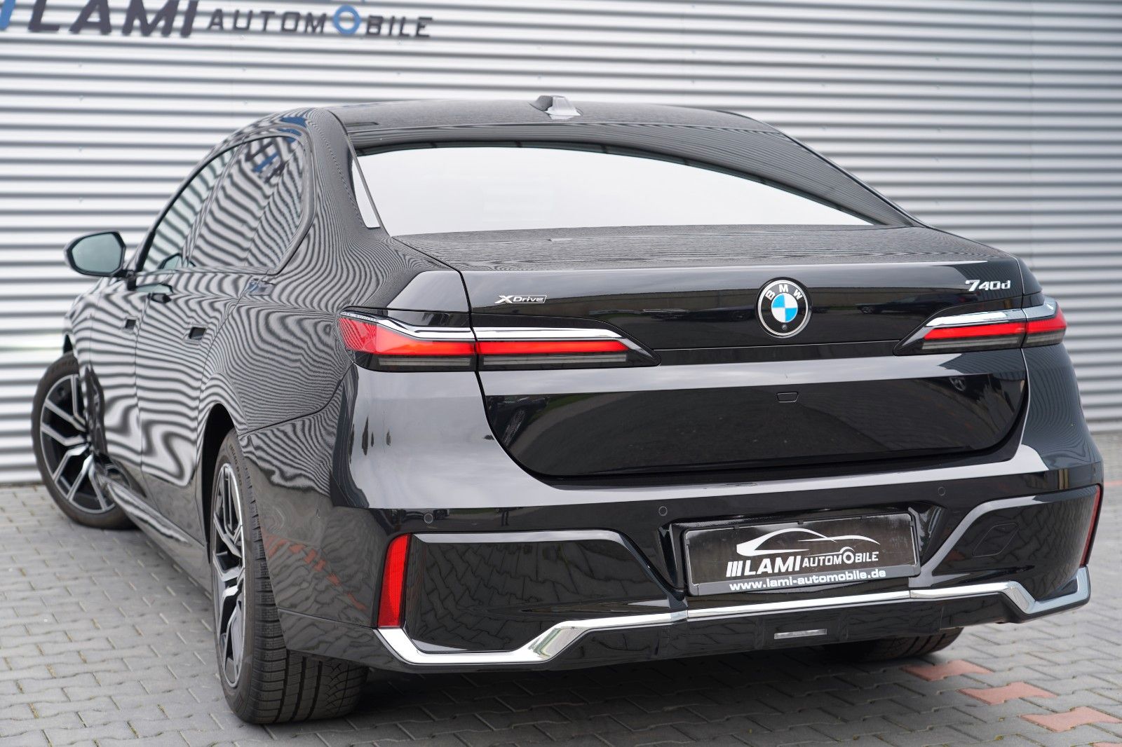 BMW 740d xDrive M Sport SKYLOUNGE ICONIC 360 HUD B&W