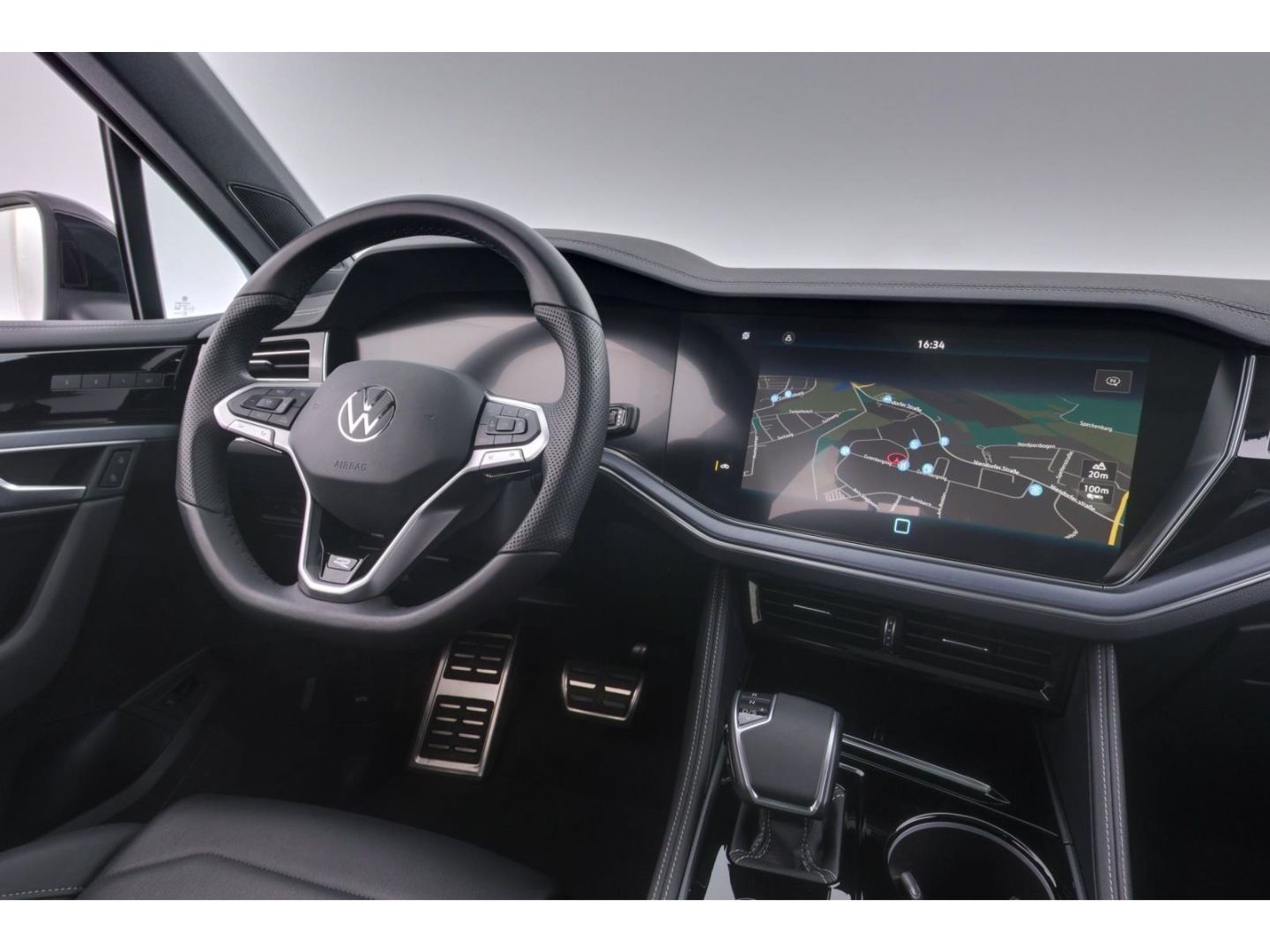 Volkswagen Touareg 3.0 V6TDI 4Motion DSG R-Line+LED+PANO