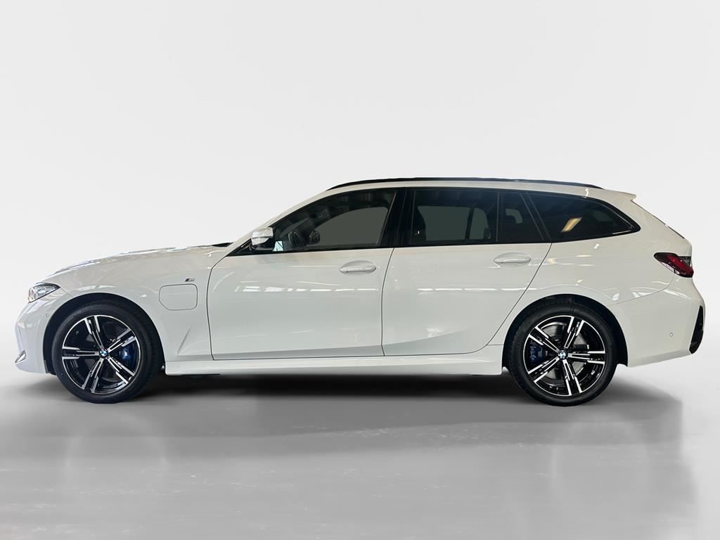 BMW 330e xDrive Touring M Sport+AHK+Pano+DrivAssist