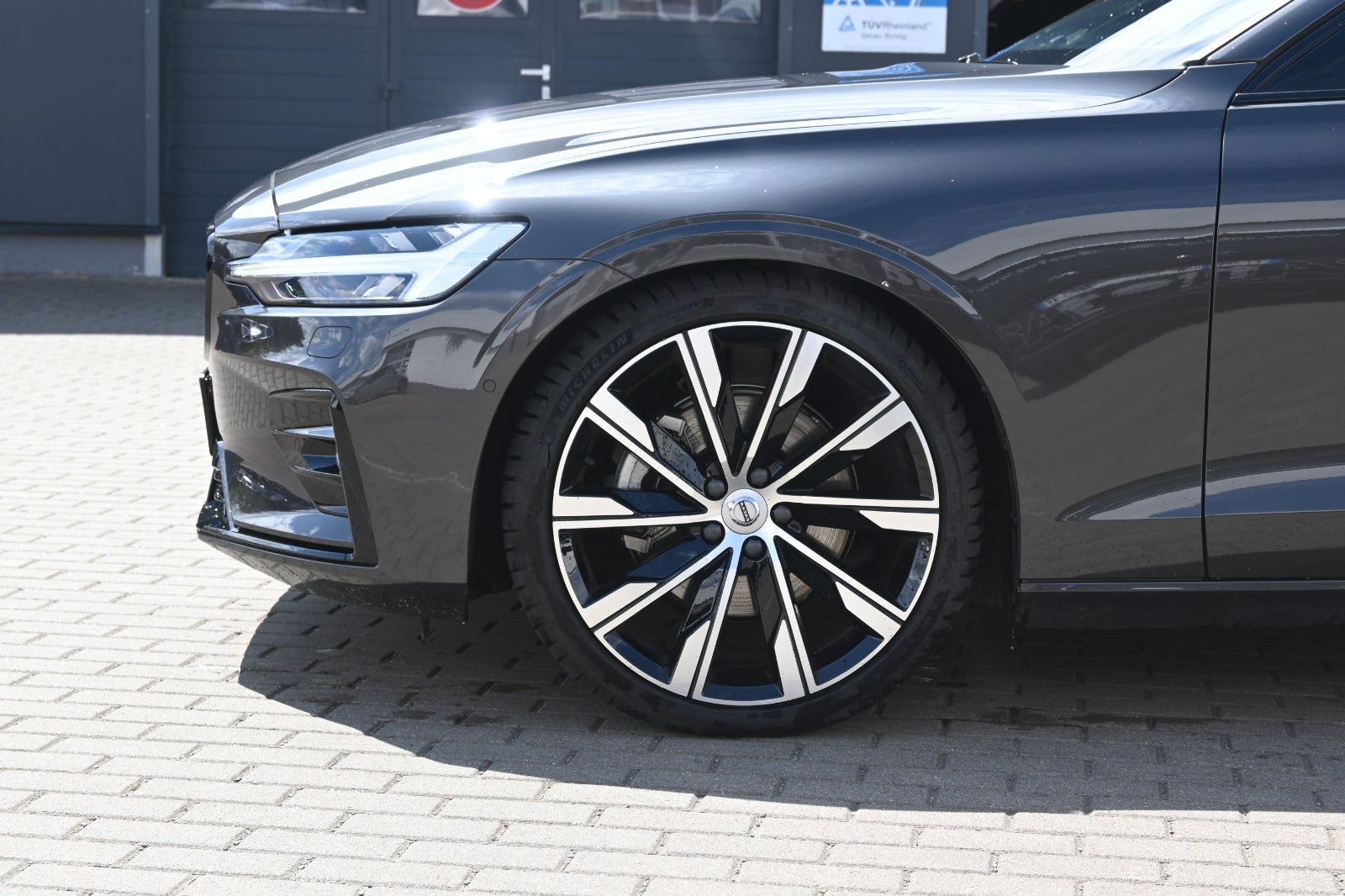 Volvo S60 B4 Benzin Plus Dark*PANO*STHZG*360°*H&K*