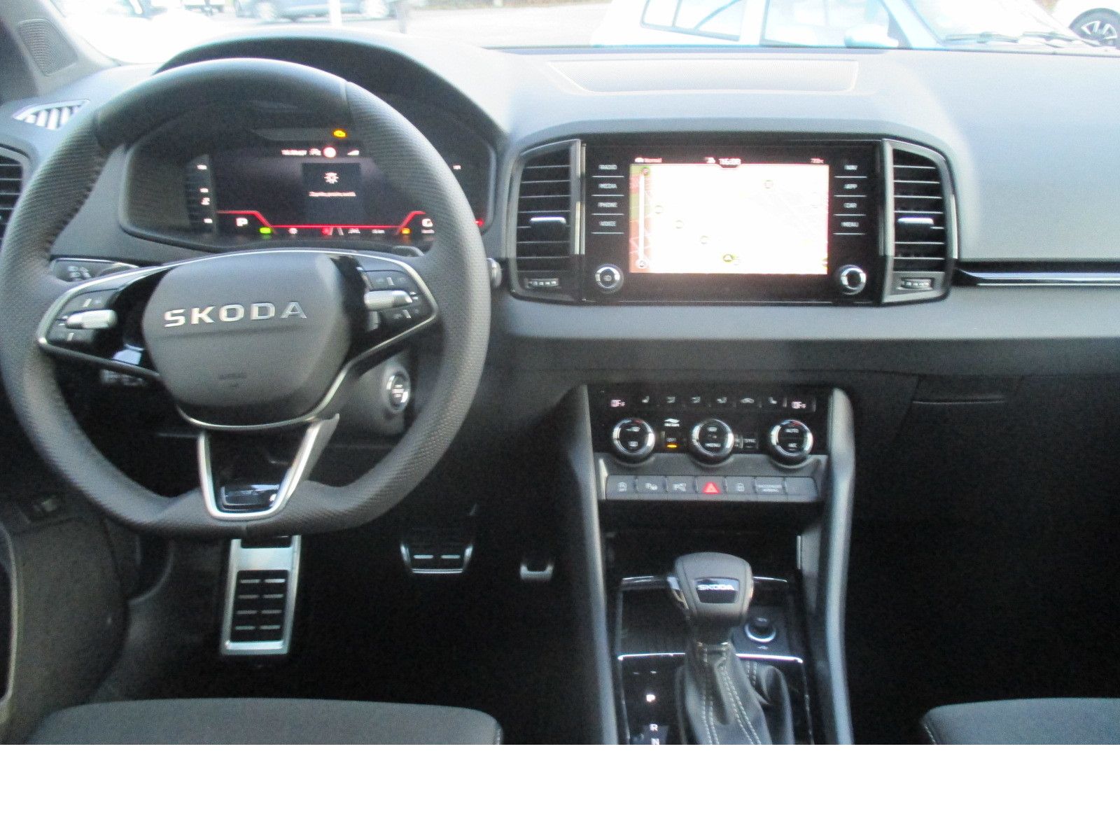 Skoda Karoq Sportline1,5TSI DSG Nav/ 360*/ AHK/ Side/