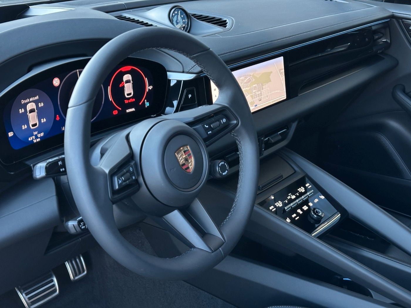 Porsche Macan 4S - Samsaru's Car Outlet