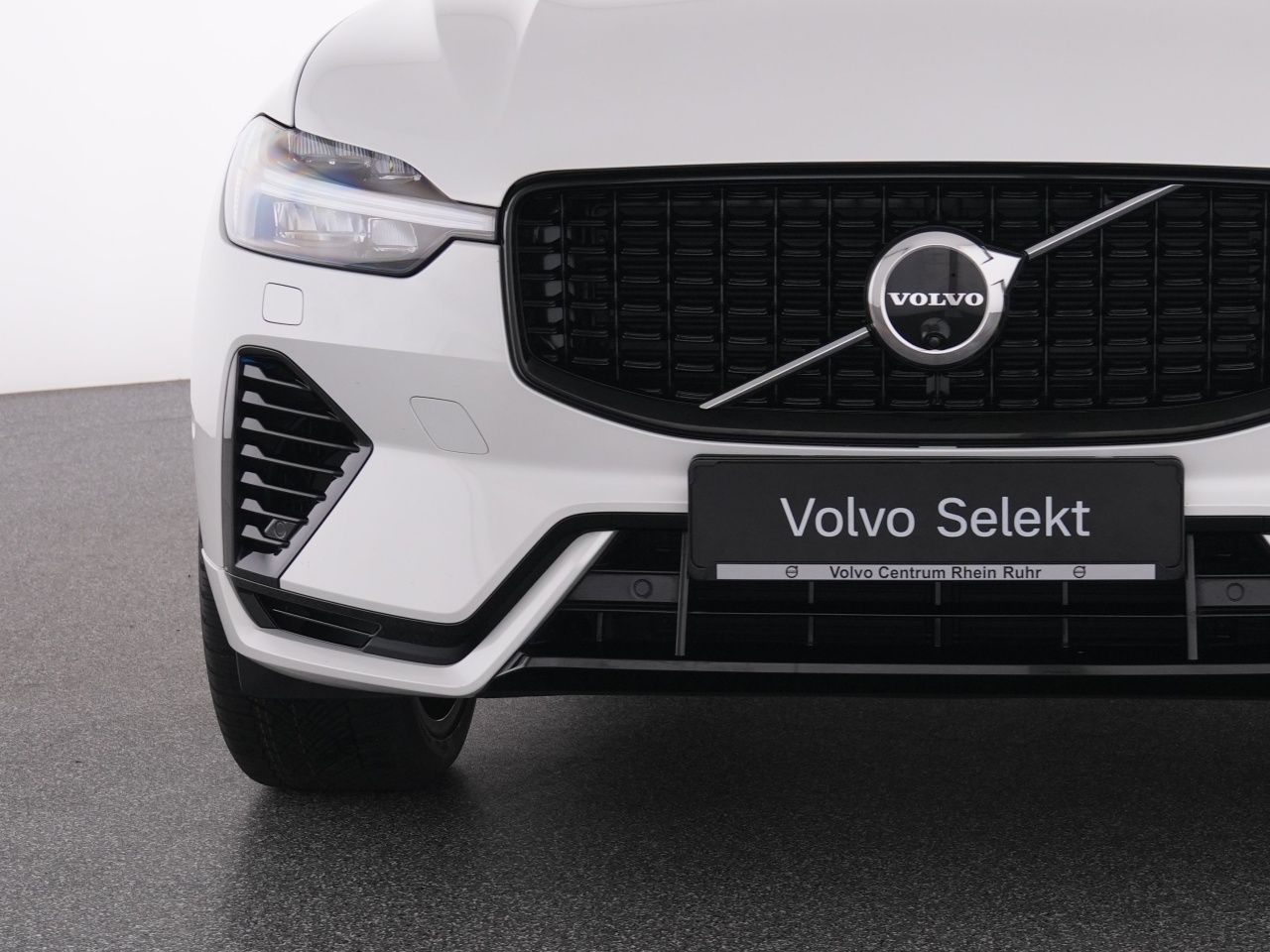 Volvo XC60 T6 Recharge PLUS DARK LICHTPAK+360°+PANO