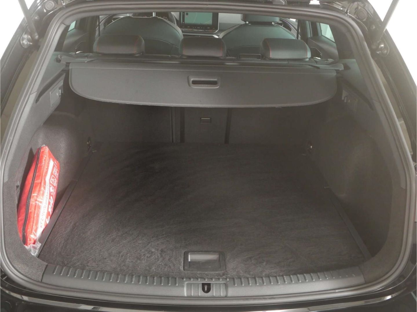 Seat Leon Sportstourer 2.0 TDI DSG FR AHK/NAV/RFK/ACC
