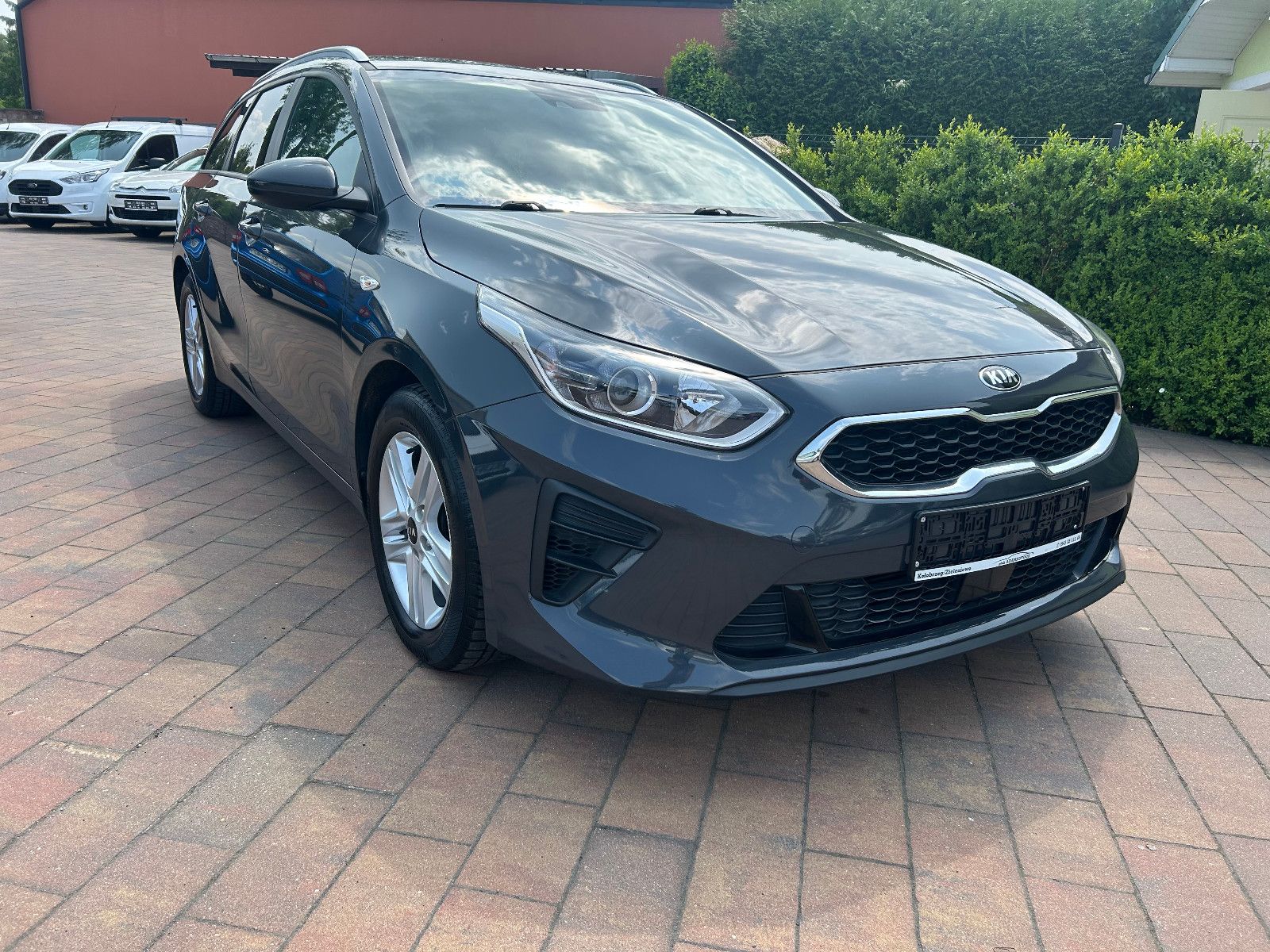 Kia Ceed - Samsaru's Car Outlet
