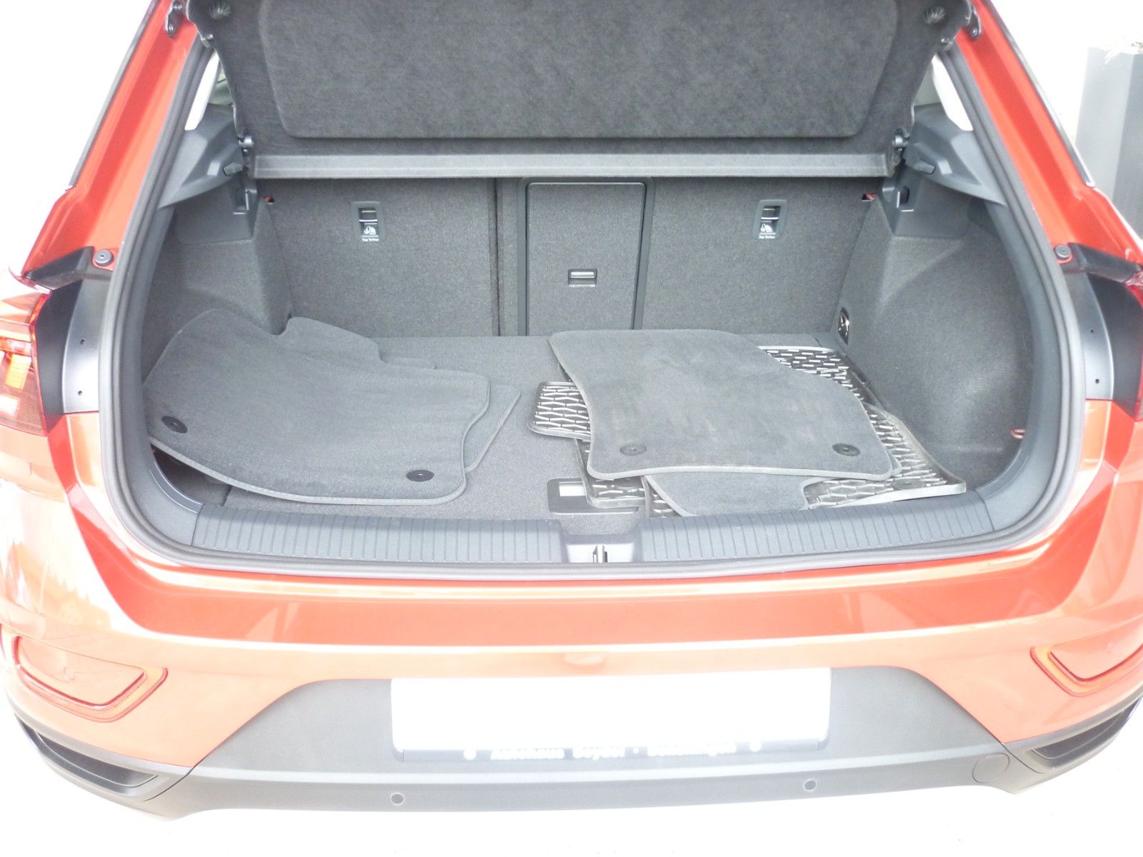 Volkswagen T-Roc 1.0 TSI Life - Samsaru's Car Outlet