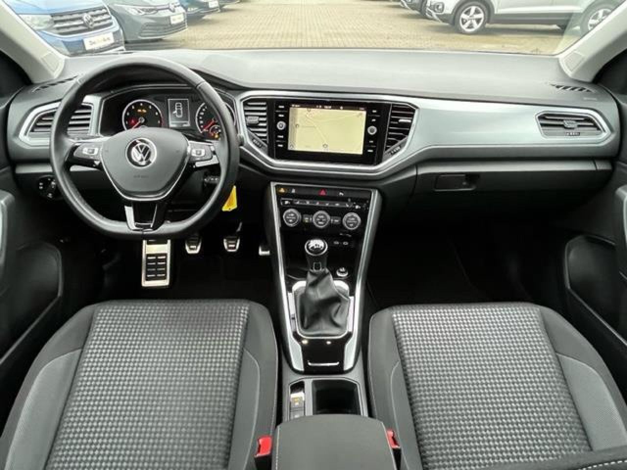 Volkswagen T-Roc Active 1.5 TSI - Samsaru's Car Outlet