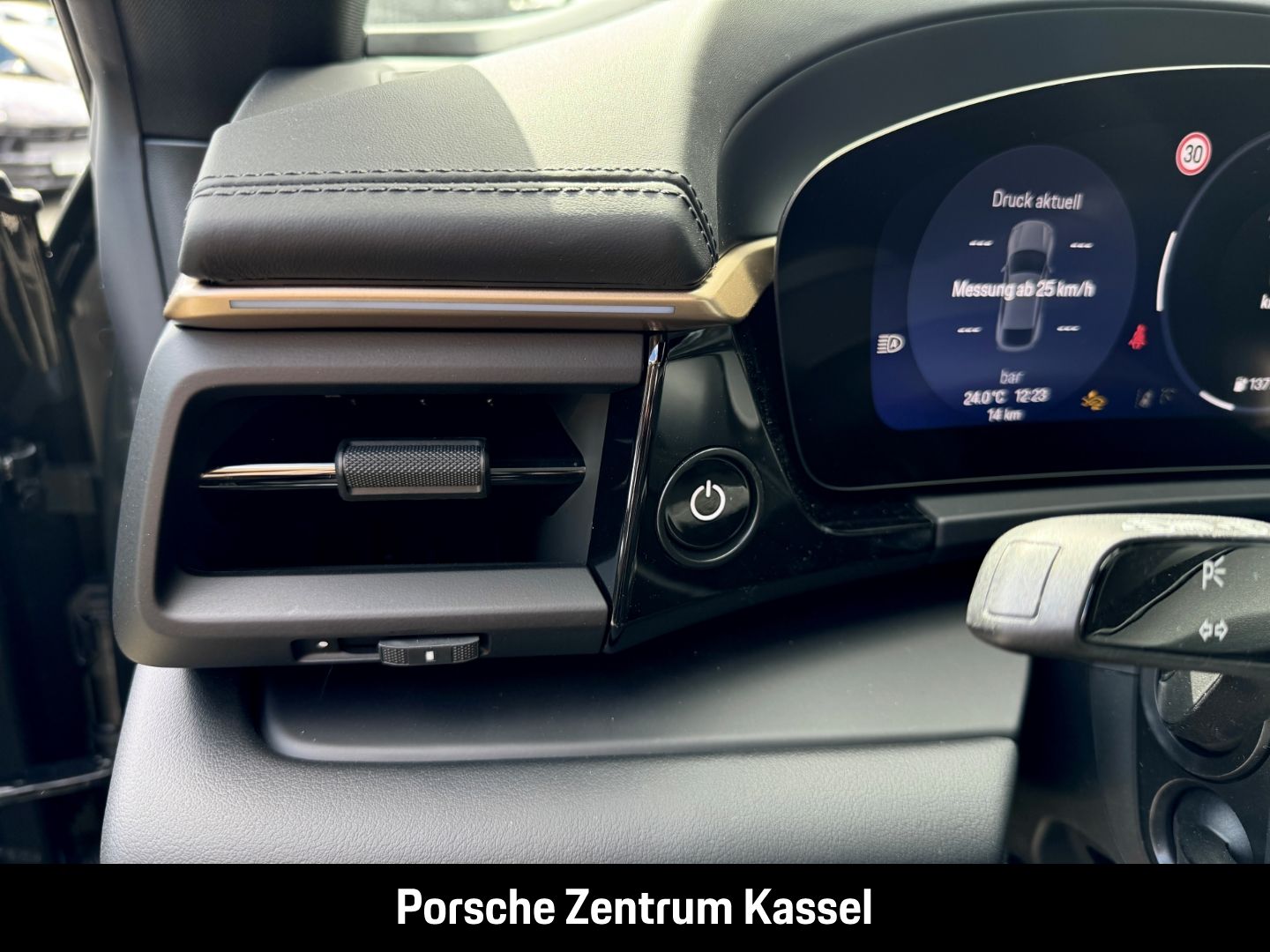 Porsche Macan Electric 4 Matrix LED