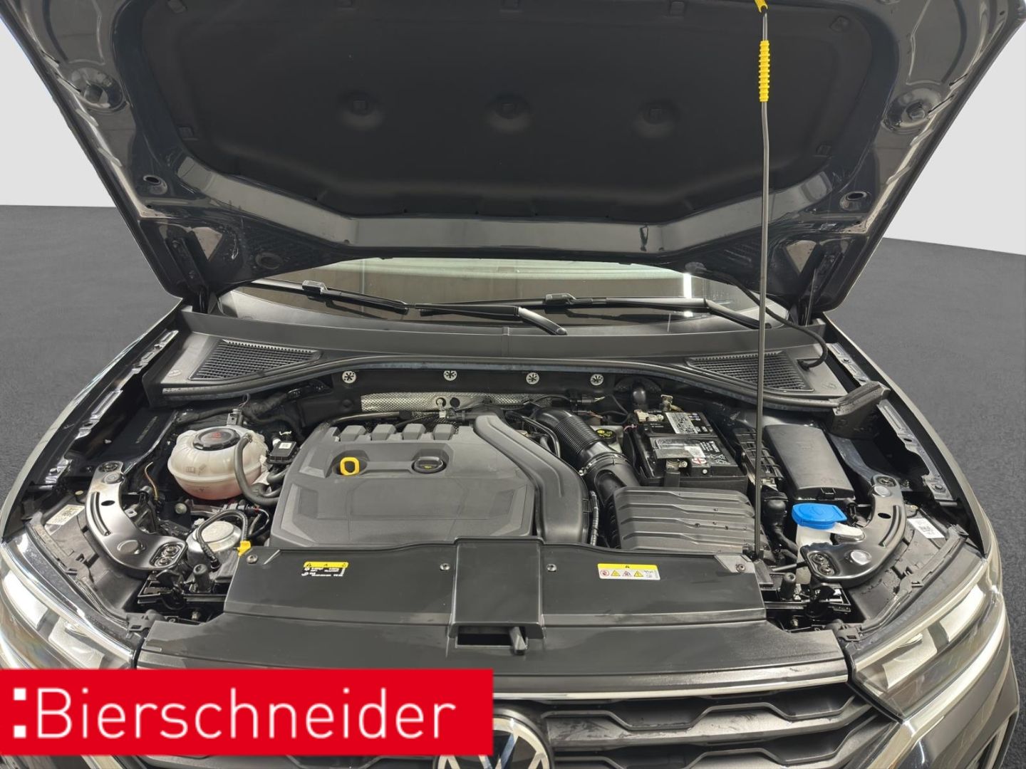 Volkswagen T-Roc 1.5 TSI DSG R-Line - Samsaru's Car Outlet