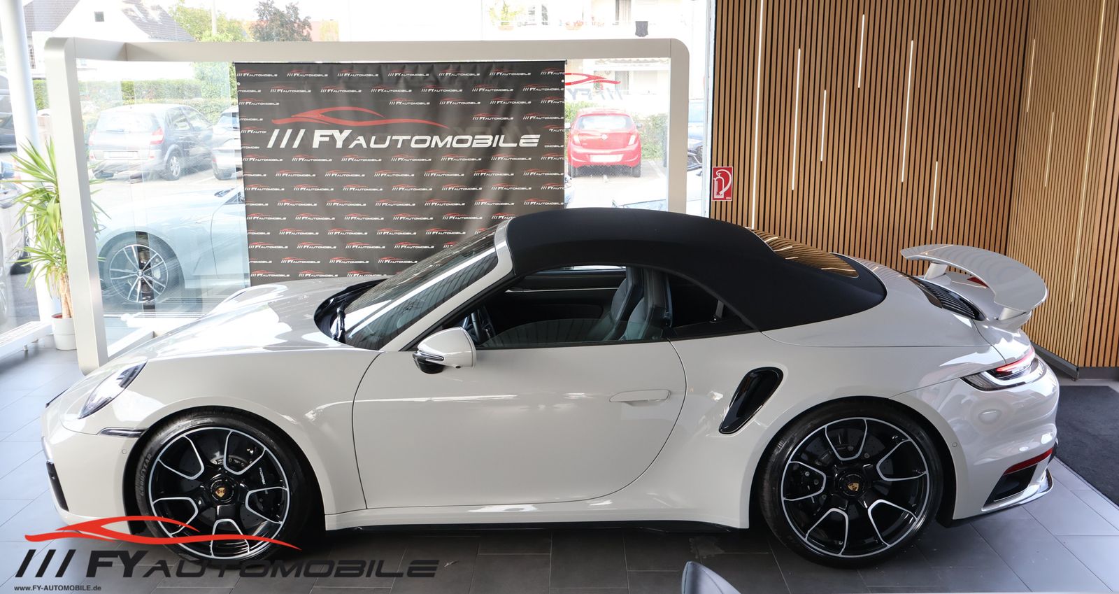 Porsche 992 Turbo S Cabriolet Lift* Keramik* Garantie*