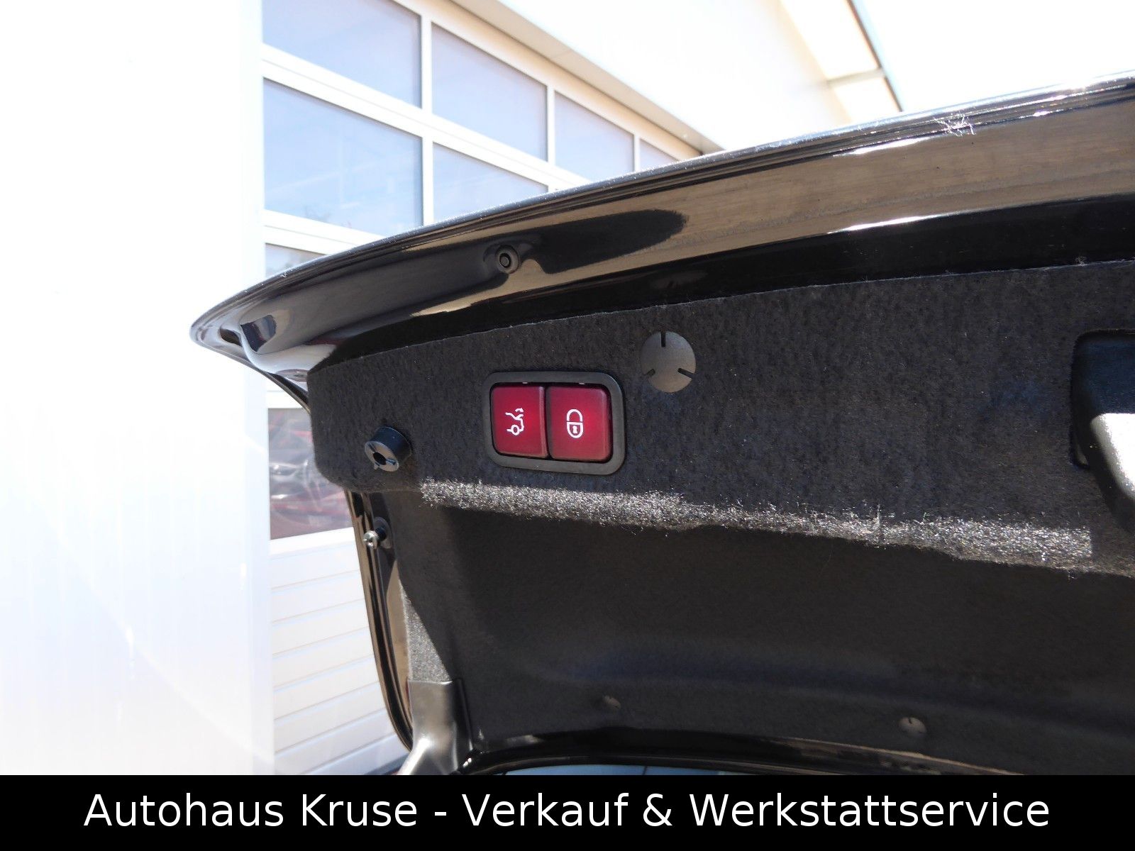 Mercedes-Benz C 200 - Samsaru's Car Outlet
