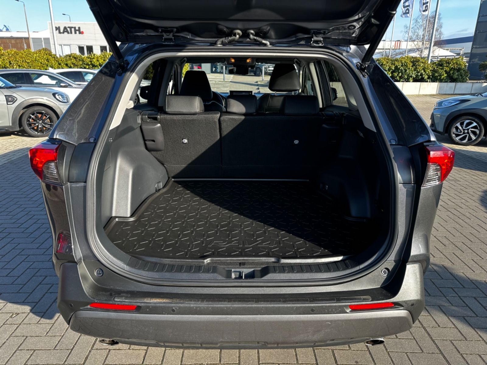 Toyota Hybrid 4x2 Club - Samsaru's Car Outlet
