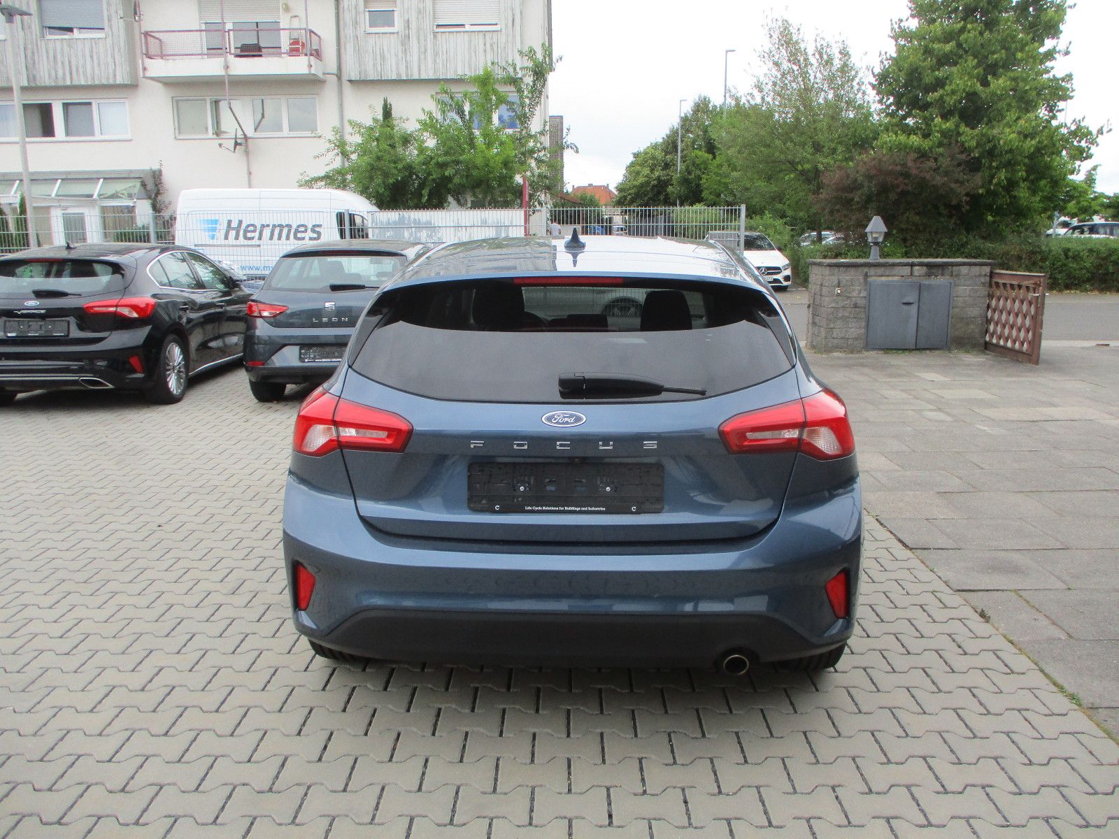 Ford Focus 2,0 - Samsaru's Car Outlet